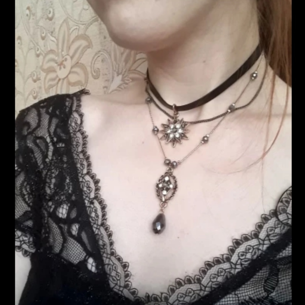 Gothic Starburst Layer Choker - Picture 6 of 8